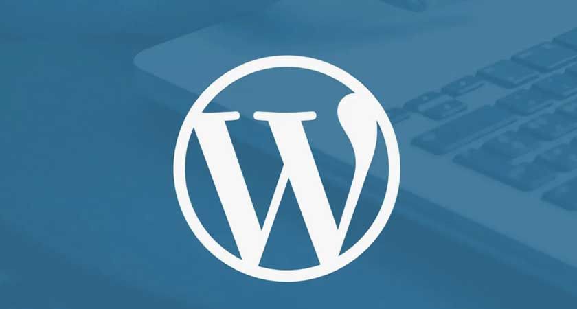 logotip-vordpress-na-fona-klaviatury-noutbuka